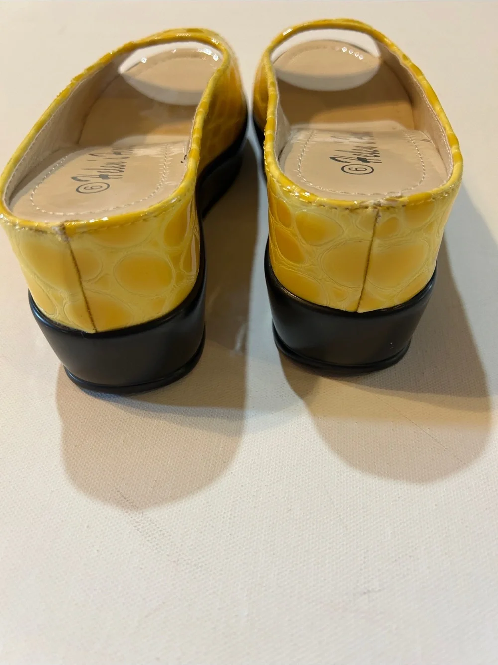 Helen’s Heart Yellow Croc Embossed Platform Slide Sandals Women’s Size 6 Summer